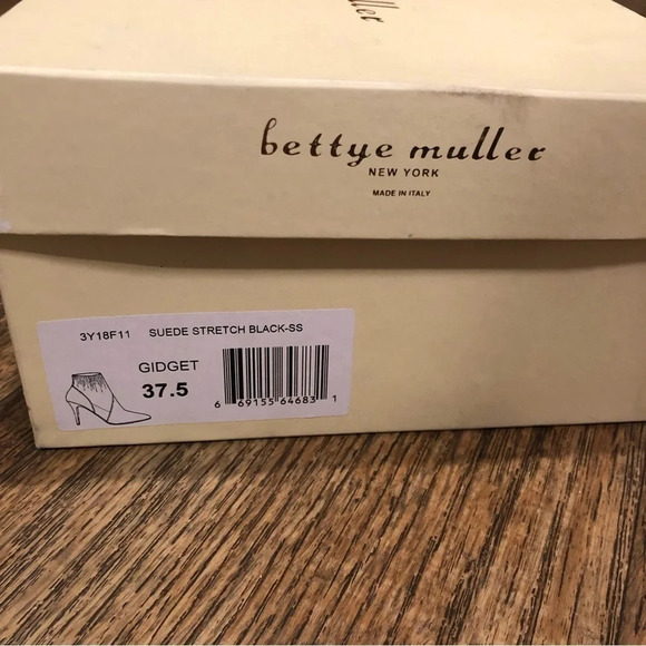 NIB Bettye Muller Gidget Black Suede Stretch Bootie Size 7.5 - Picture 11 of 13